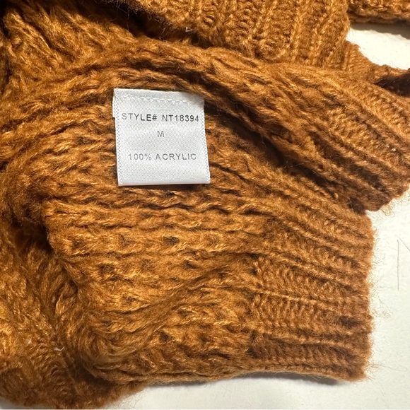 LUMIERE ACRYLIC SWEATER WITH DROP SHOULDER CROPPED STYLE LONG SLEEVE SIZE MEDIUM - Picture 7 of 8